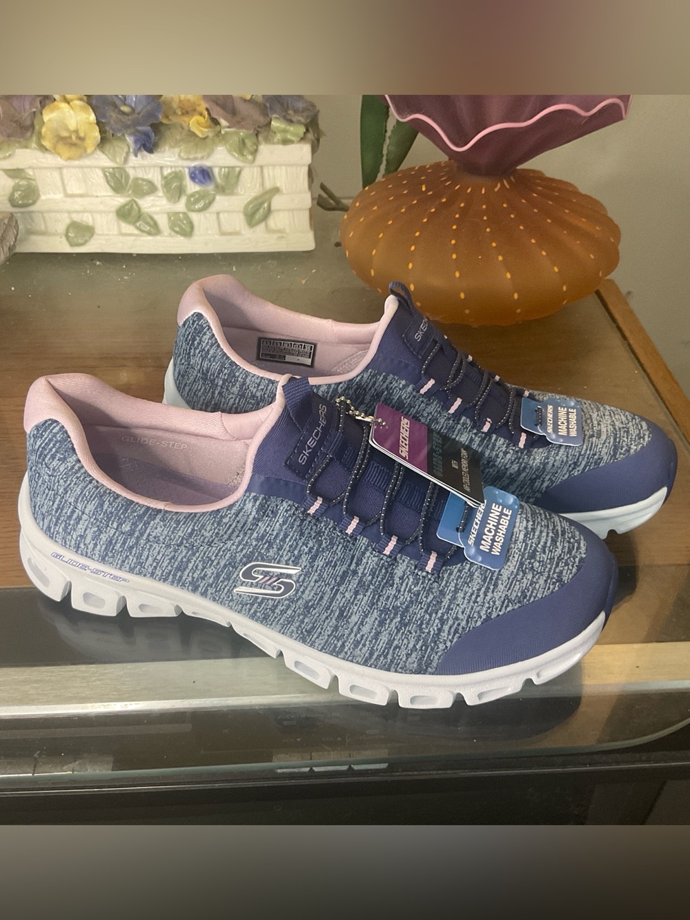 SKECHERS WOMENS GLIDE-STEP-PERSISTENCE SNEAKERS SZ 6.5 NEW